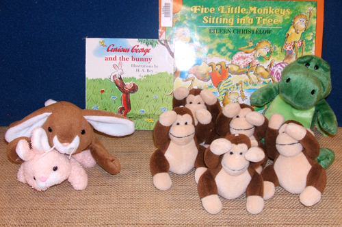 Monkey tails [story kit] / based on the book Five Little Monkeys Sitting in a Tree by Eileen Christelow. 