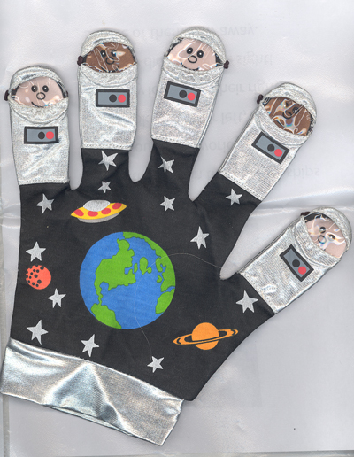 Five astronauts [finger puppets]