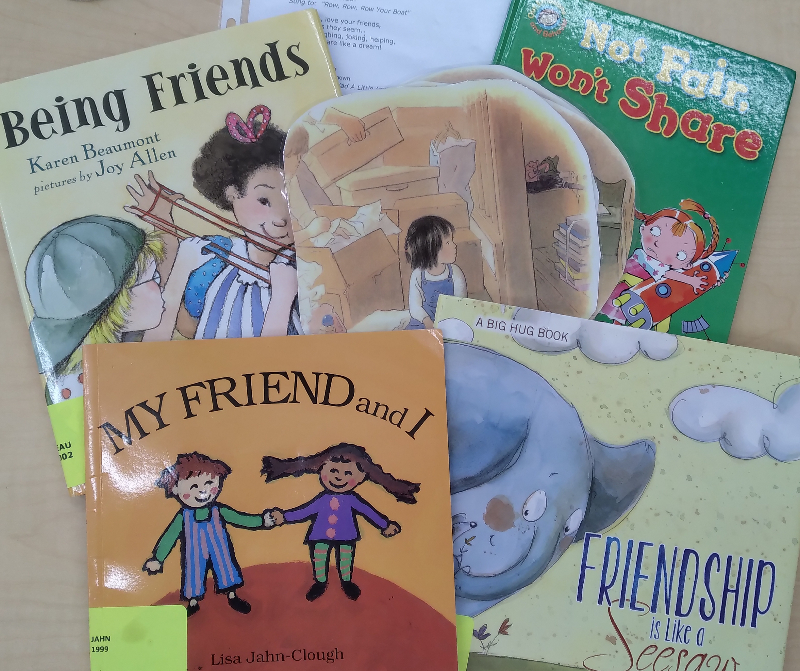 Being Friends[story kit] / based on the book by Karen Beaumont